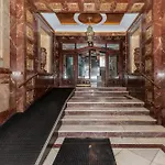 Baruhaus Atico Guzman León