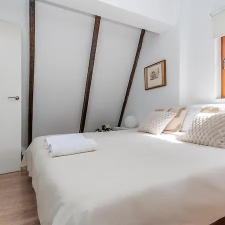 Baruhaus Atico Guzman