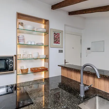 Baruhaus Atico Guzman Lejlighed *